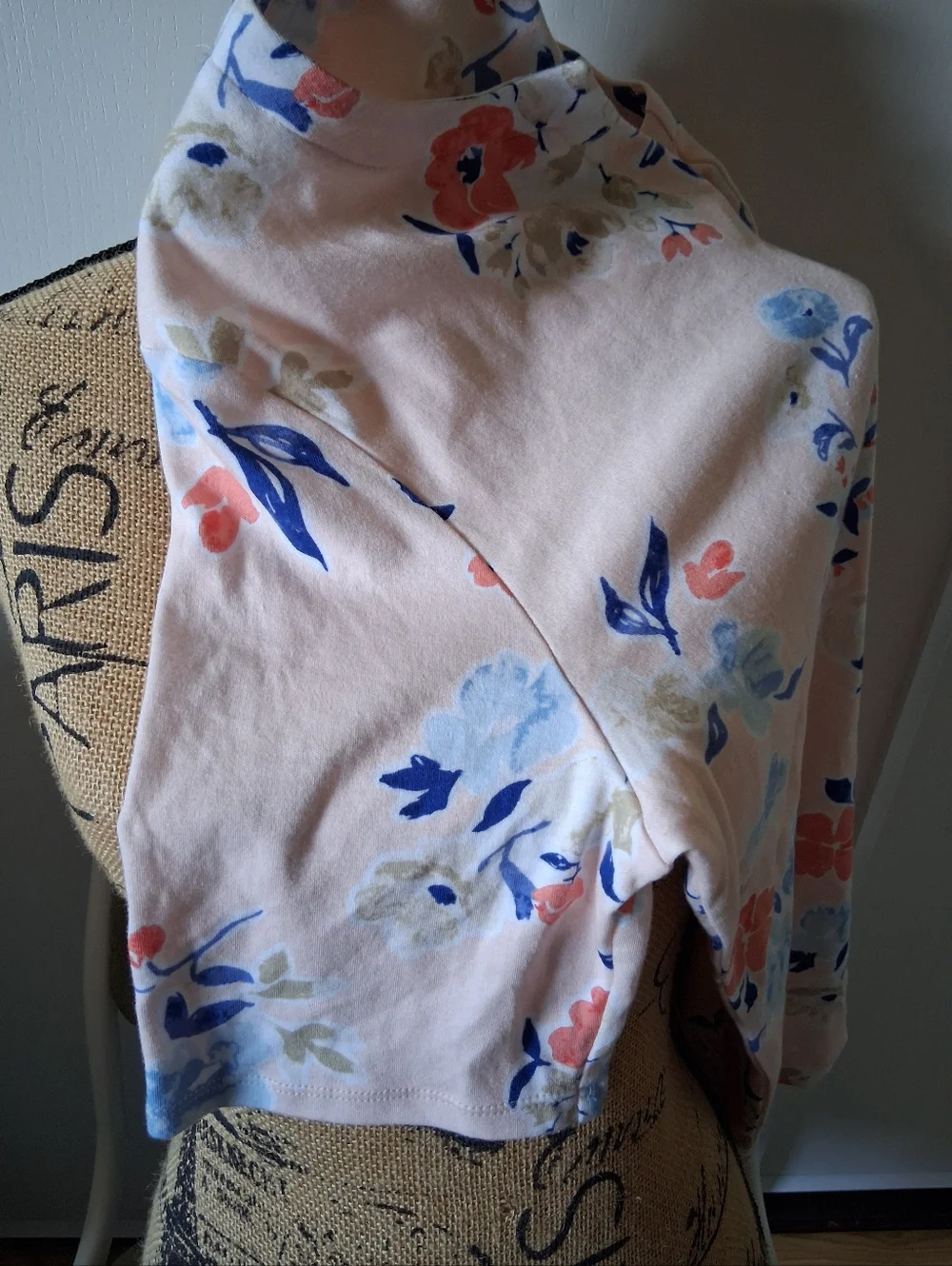 Peach Background Floral Motif Blouse - Picture 4 of 4